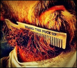 Nettoyez-vous votre peigne à barbe ? Voici les raisons pour lesquelles vous devriez