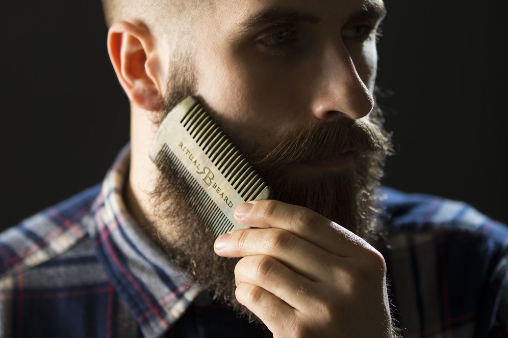 Comment choisir le meilleur peigne à barbe ?